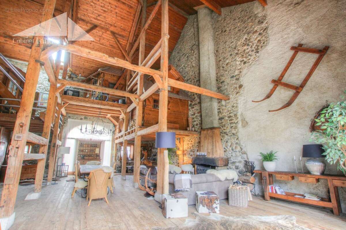 Maison à DIVONNE-LES-BAINS