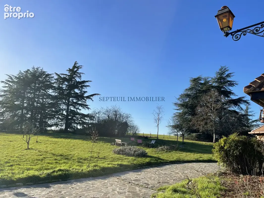 Propriété de 450m2 avec maison d'amis de 115m2 sur 19 066 m2 de parc arboré. Piscine - photo 23