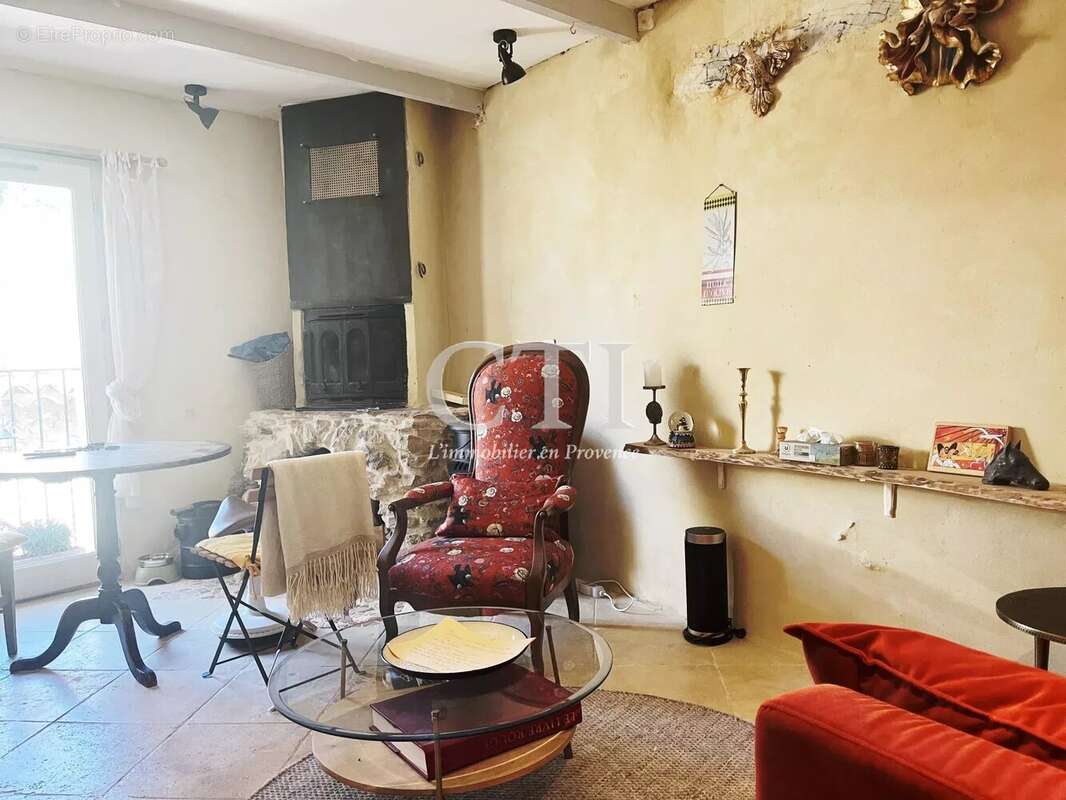 Appartement à MALAUCENE
