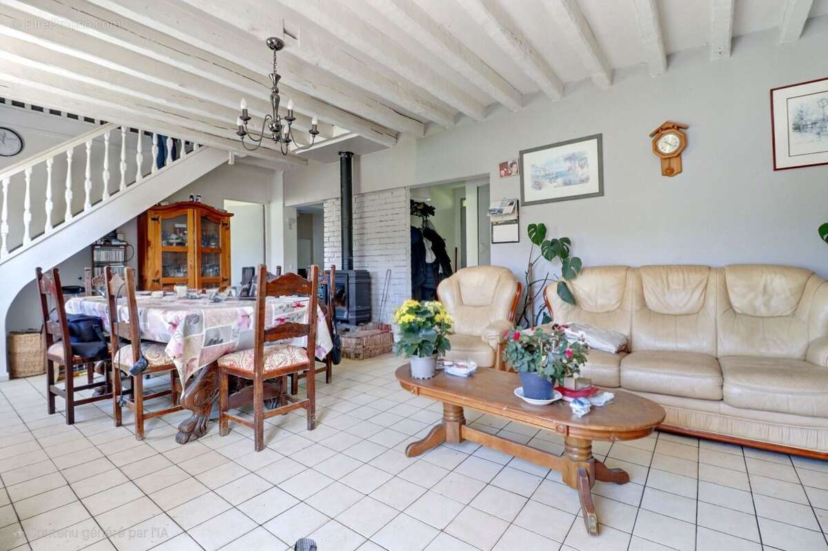 Maison à CONDE-SUR-VESGRE