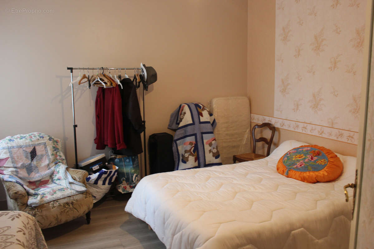 Maison 128 m² à Gizeux  - photo 8