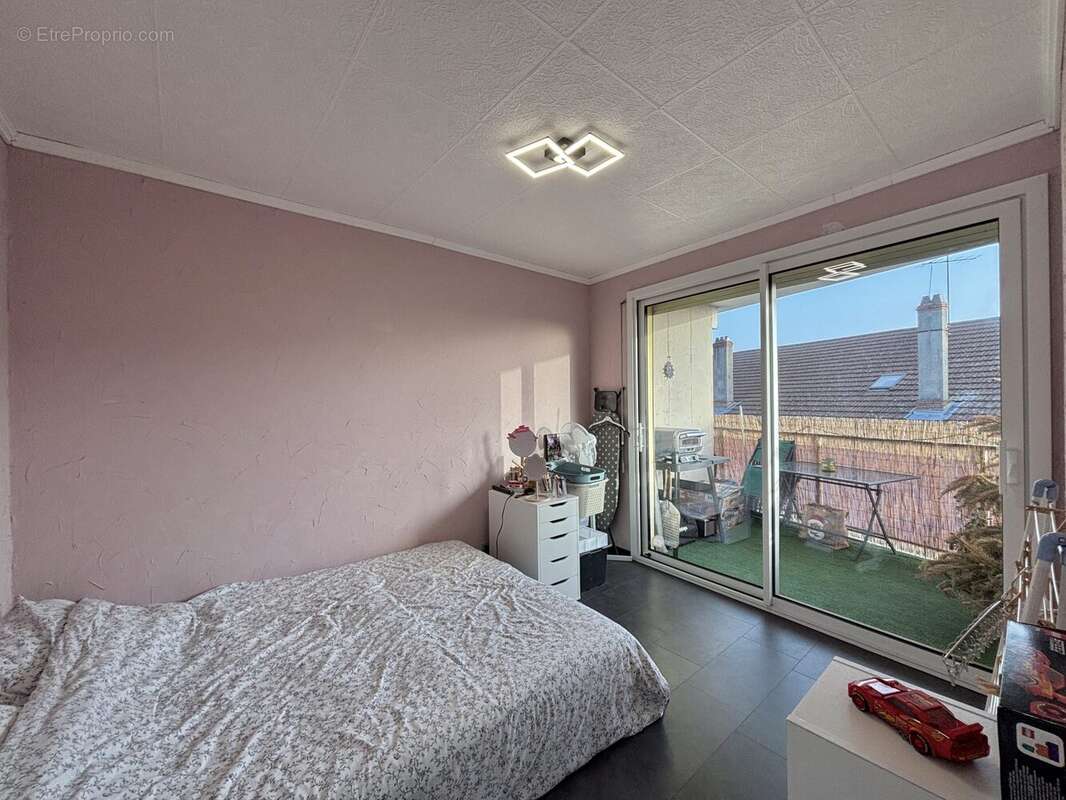 Appartement à PONT-DE-CHERUY