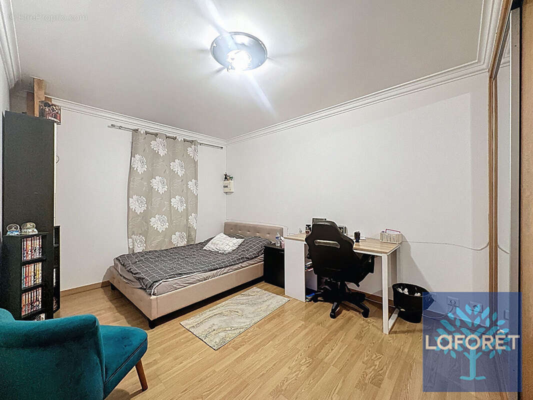 Maison à VIGNEUX-SUR-SEINE