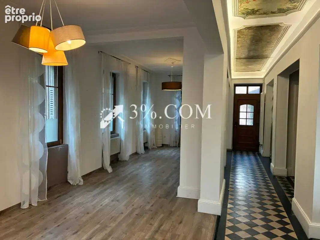 3%COM Belle maison de maître  dans l'hyper  centre de Savern - photo 8