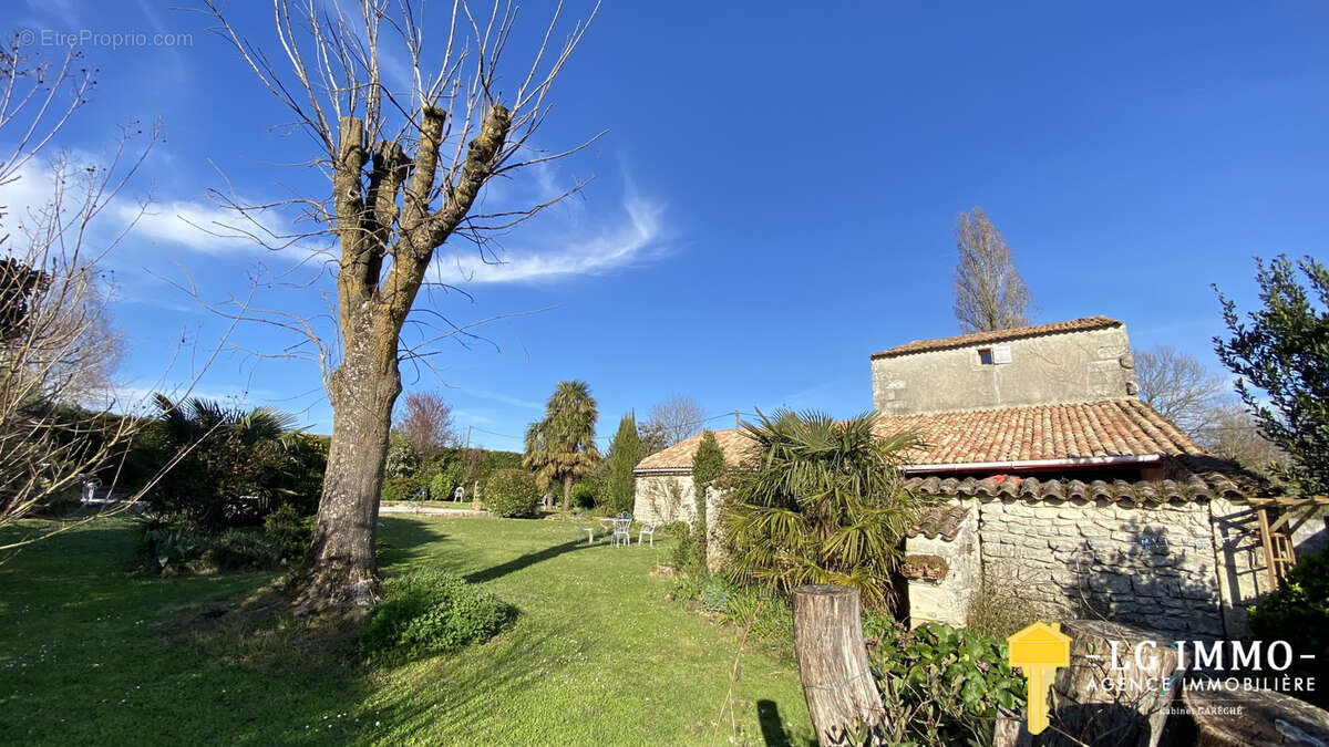 Maison à BOUTENAC-TOUVENT