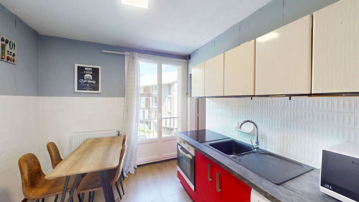Appartement à SAINT-MARTIN-D'HERES