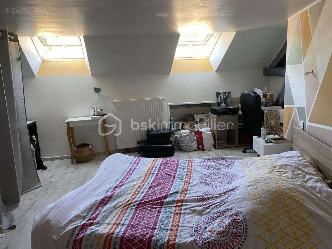 Maison à MONTIGNY-MONTFORT