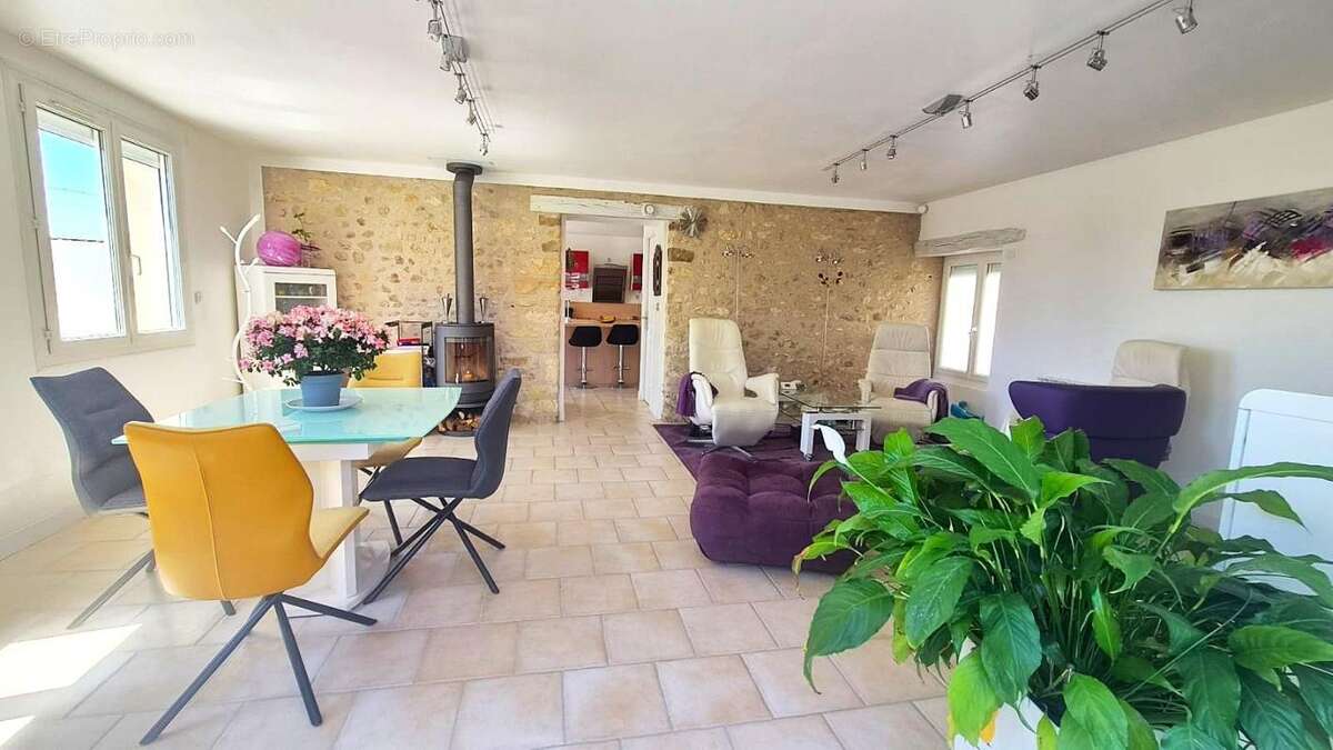 Maison à MONNERVILLE