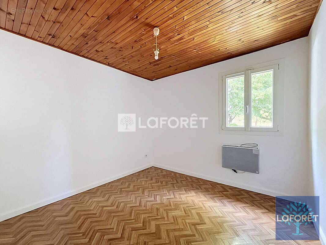Appartement à VIGNEUX-SUR-SEINE