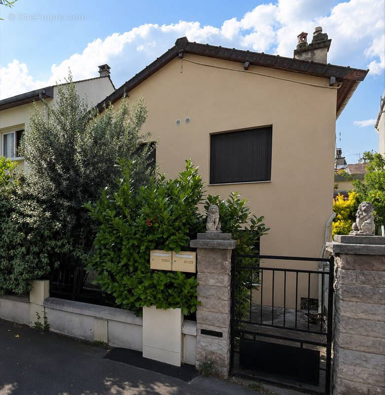 Appartement à LE BLANC-MESNIL