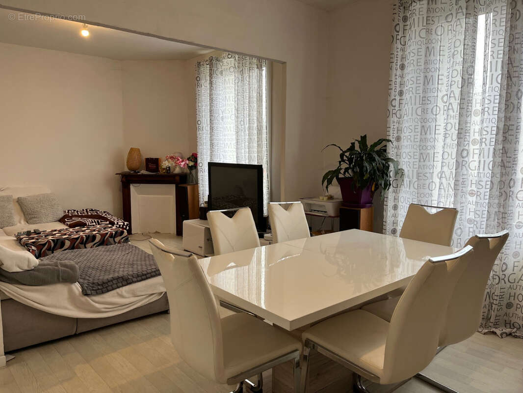 Maison à COUSSAC-BONNEVAL