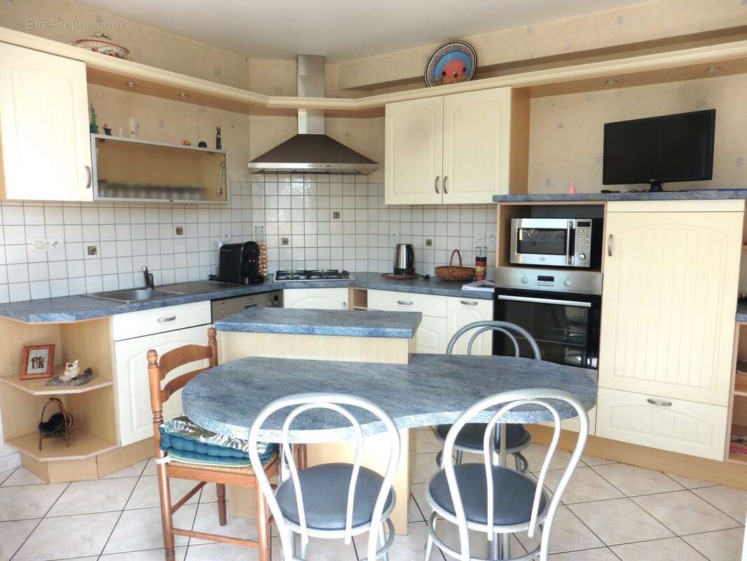 Maison à ARGENTRE-DU-PLESSIS