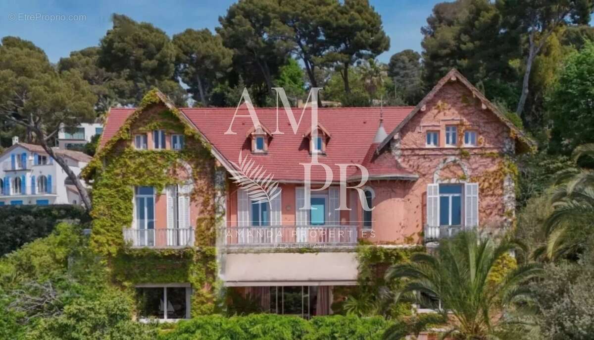 Cannes – Villa Belle Époque Iconique de Prestige avec Vue Mer Panoramique - photo 21