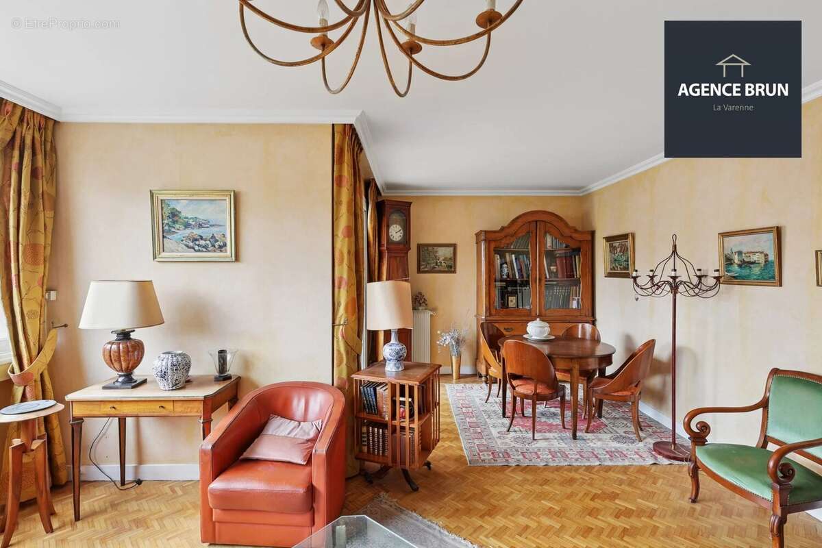 Appartement à SAINT-MAUR-DES-FOSSES