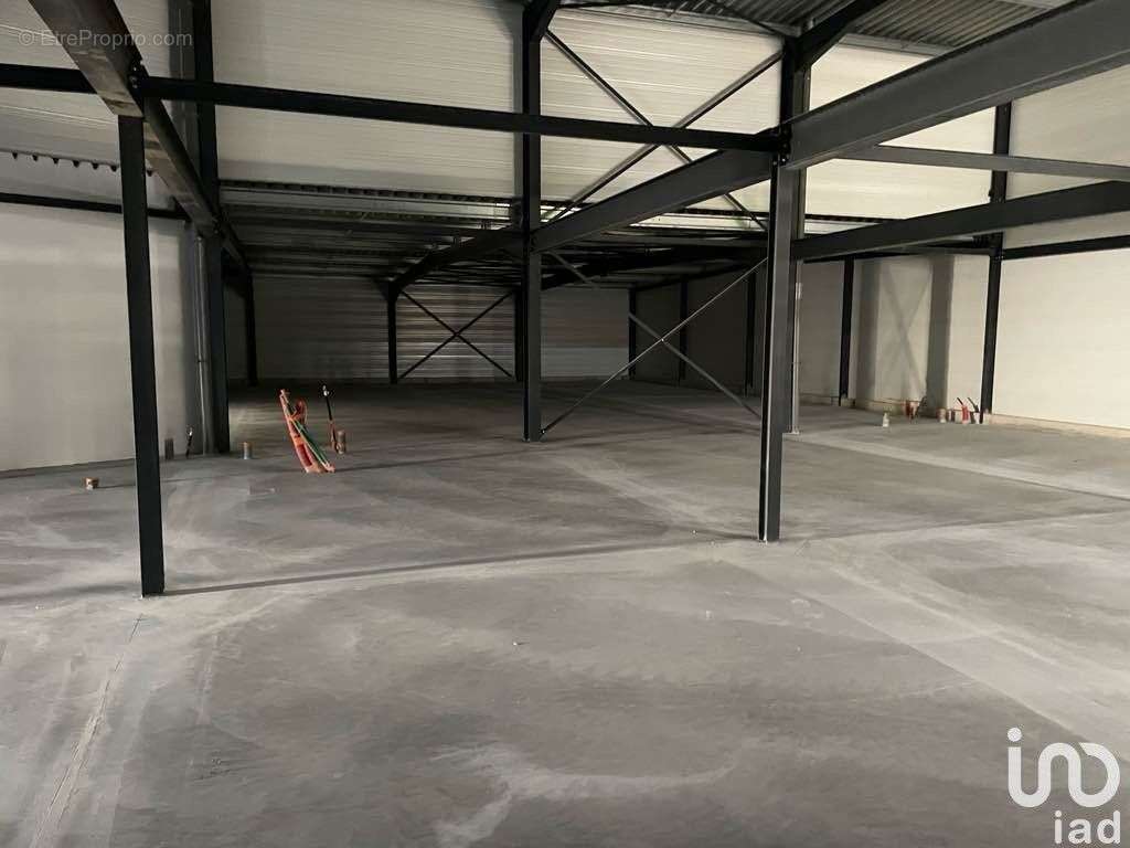 Photo 7 - Commerce à TONNAY-CHARENTE