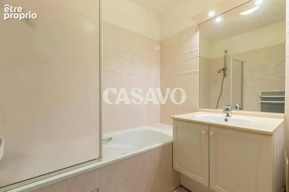Vente Appartement 2 pièces de 51m² - 75018 Paris - photo 8