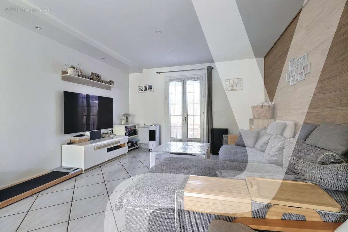 Maison à SARTROUVILLE