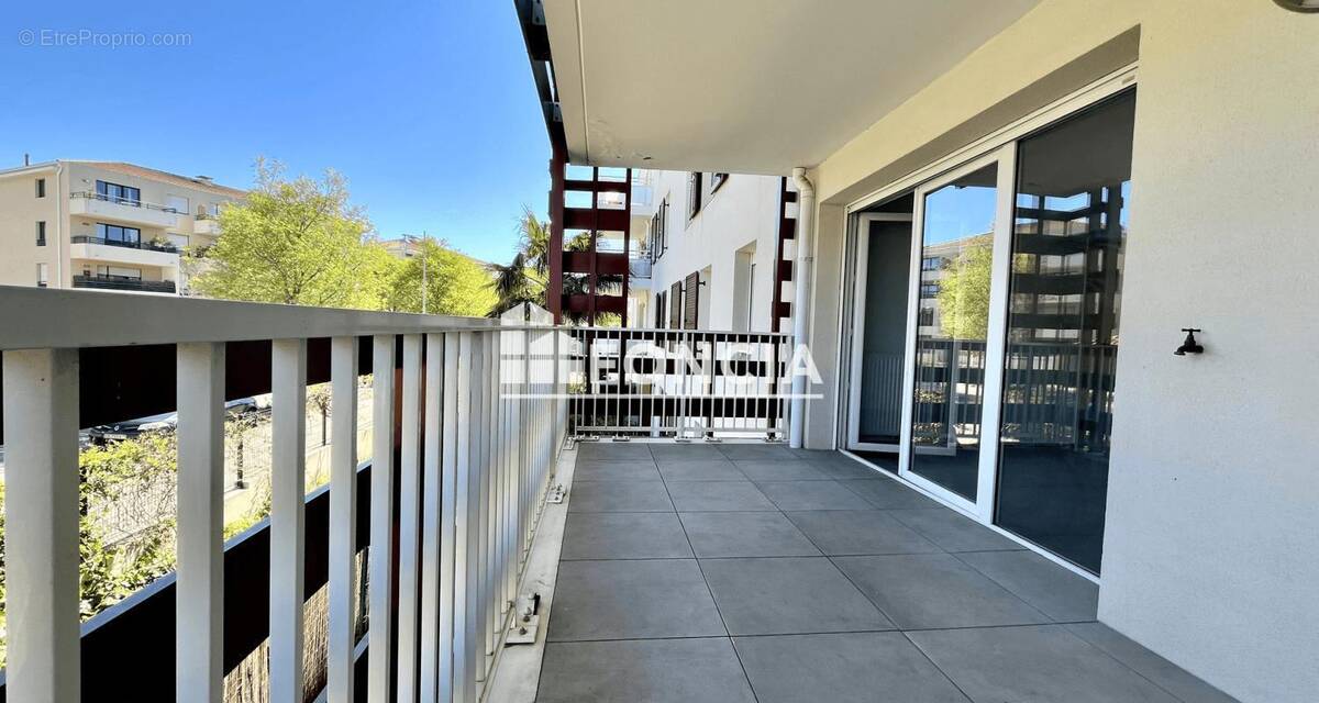 Appartement à SAINT-CYR-SUR-MER