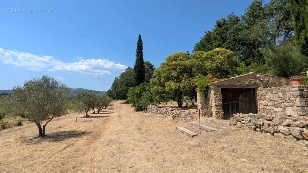 COTIGNAC Maison ancienne sur 4.862m² - photo 8