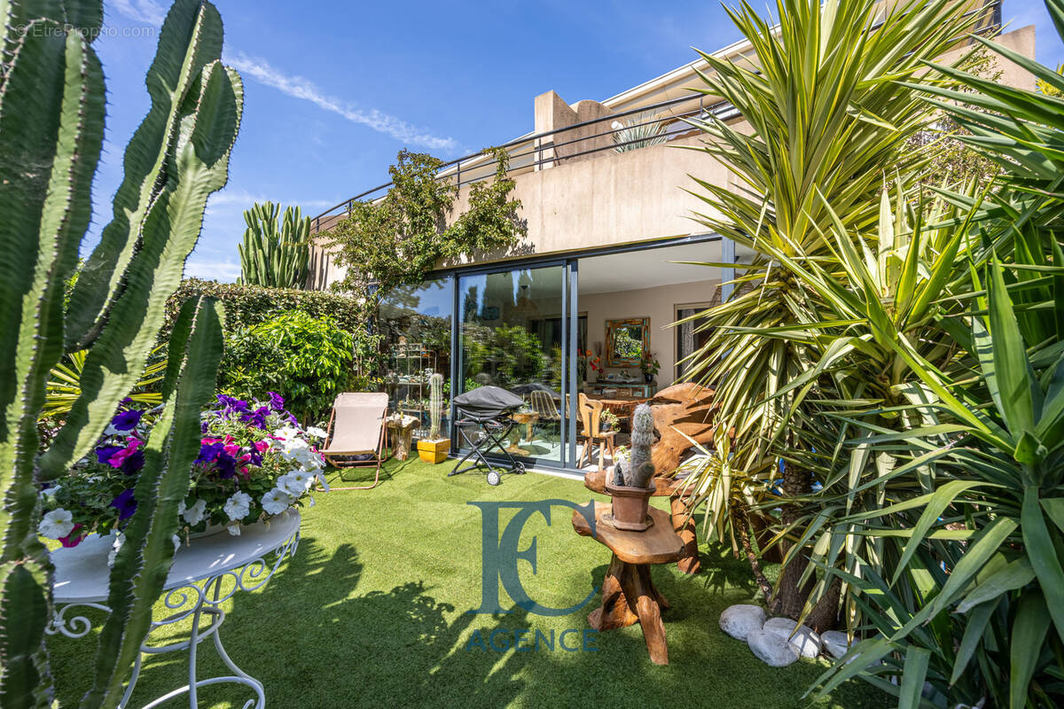 Appartement à SANARY-SUR-MER