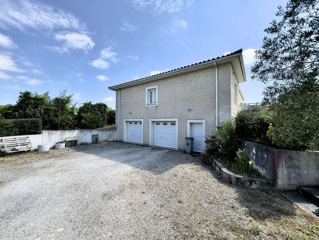 Maison à BELVEZE-DU-RAZES
