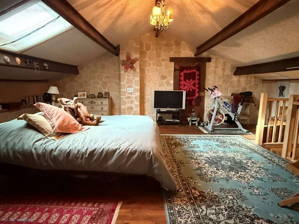 Maison à NANTEUIL-EN-VALLEE