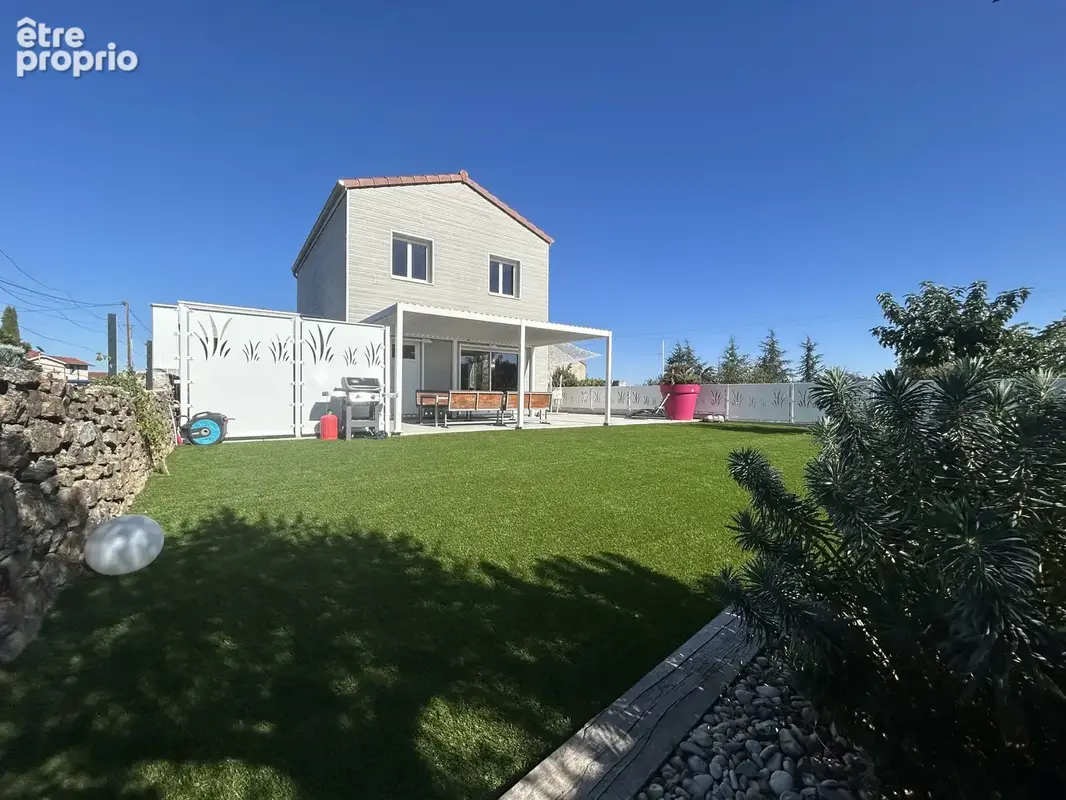 Maison récente à vendre à ANNONAY avec 6 chambres, garage et terrain attenant - photo 3