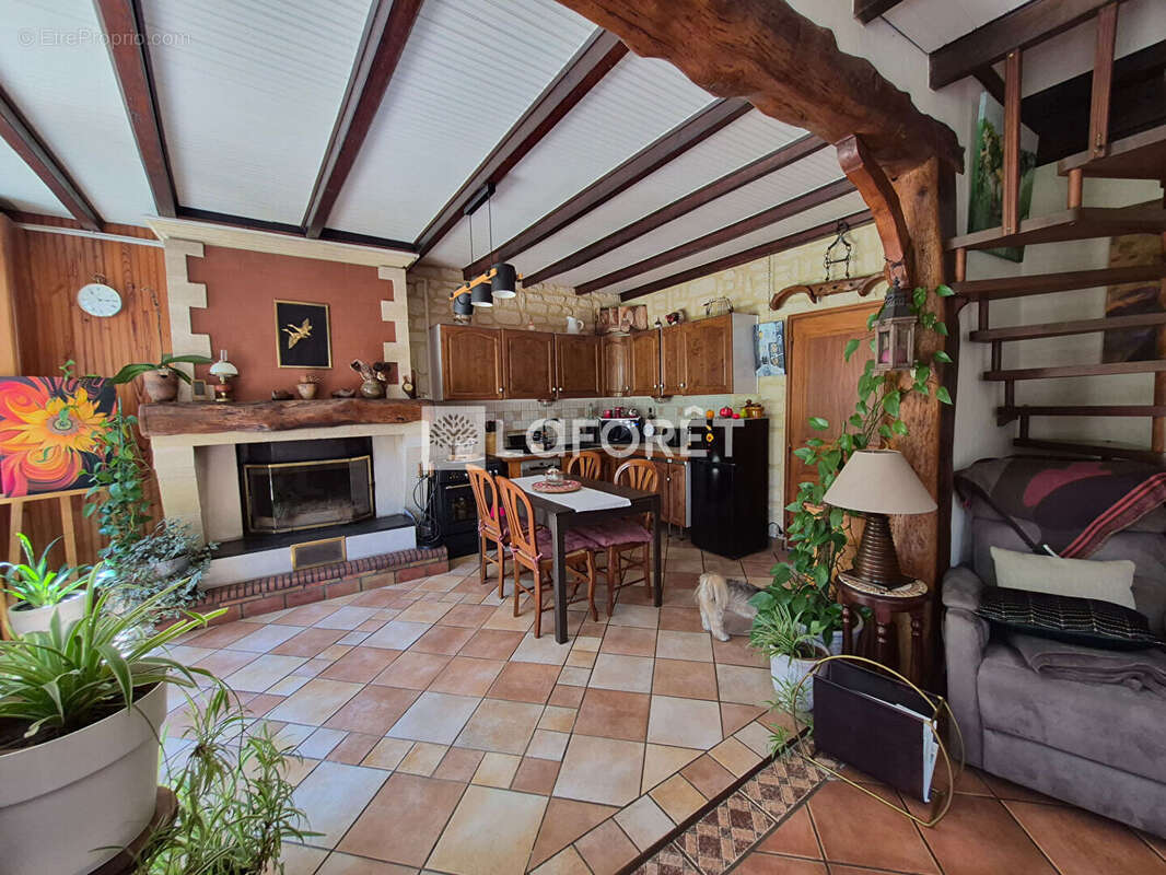 Maison familiale, sans voisinage immédiat, 4 chambres et garages - photo 4