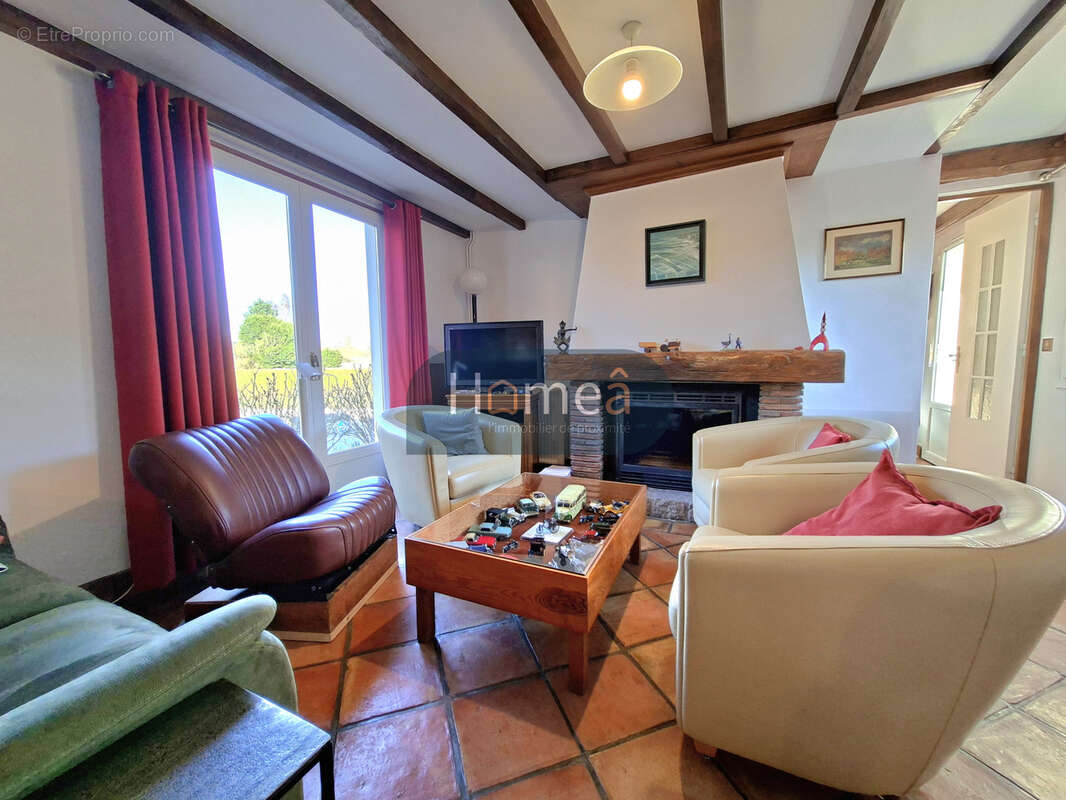 Maison à LINTOT-LES-BOIS