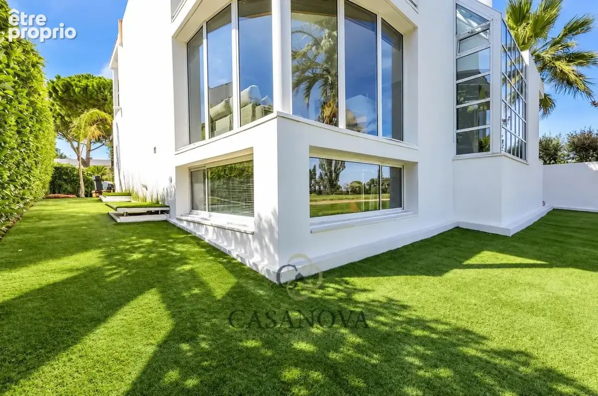 La grande-motte  villa d'architecte au cur du golf international - photo 4