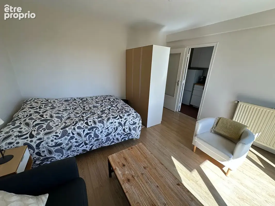 Appartement Suresnes 1 pièce 26,29 m2 / Secteur République - photo 2