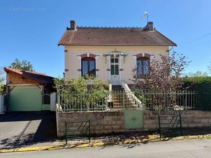 Maison à DOMERAT
