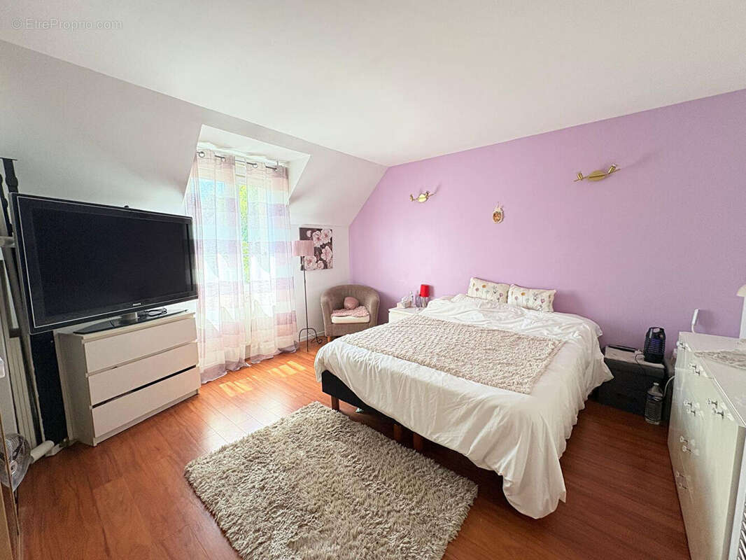 Maison à VERRIERES-LE-BUISSON