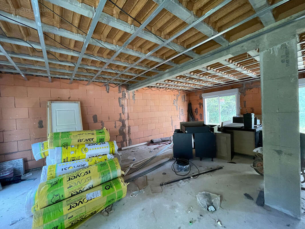 Maison à ORMOY-LA-RIVIERE