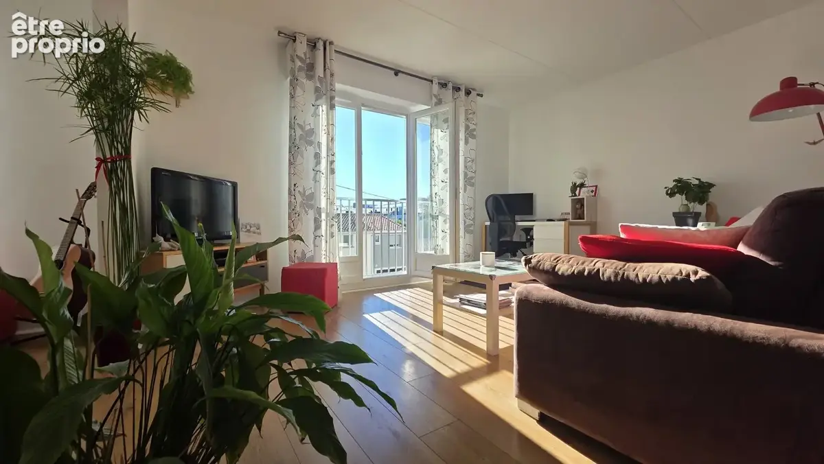 Appartement 4 pièces 68 m² à vendre à Merignac (33700) - photo 2