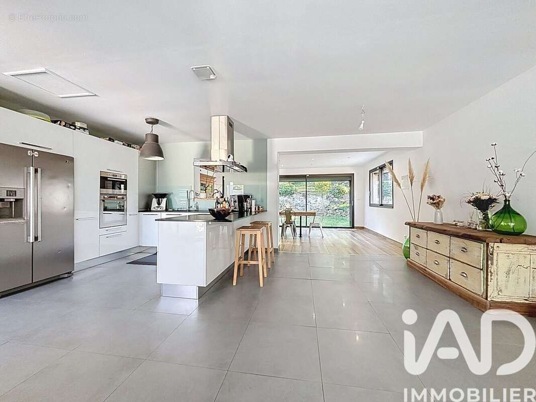 Maison 146 m² à Martigues  - photo 4