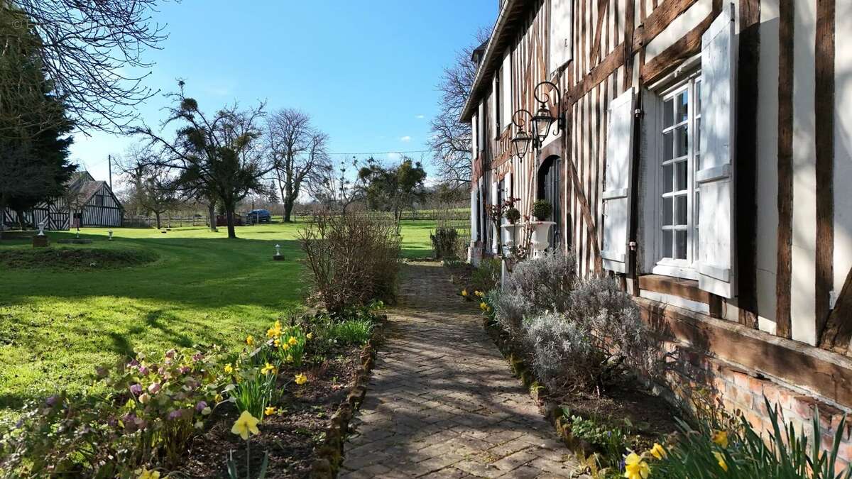 Pays d’auge – calvados – region livarot- propriete normande - photo 2