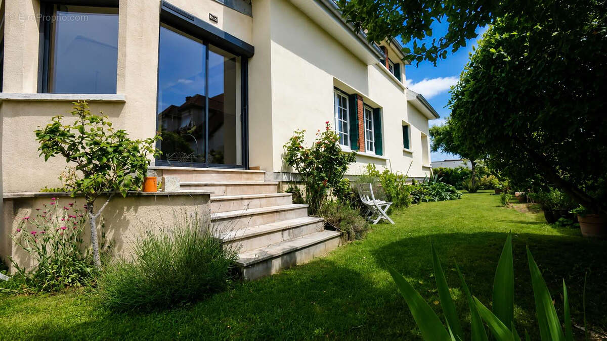 Maison à FLINS-SUR-SEINE
