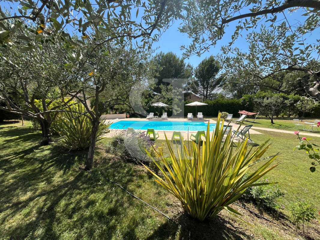 Maison à L&#039;ISLE-SUR-LA-SORGUE