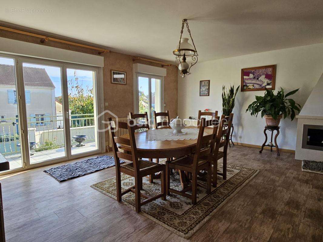 Maison à FAREMOUTIERS