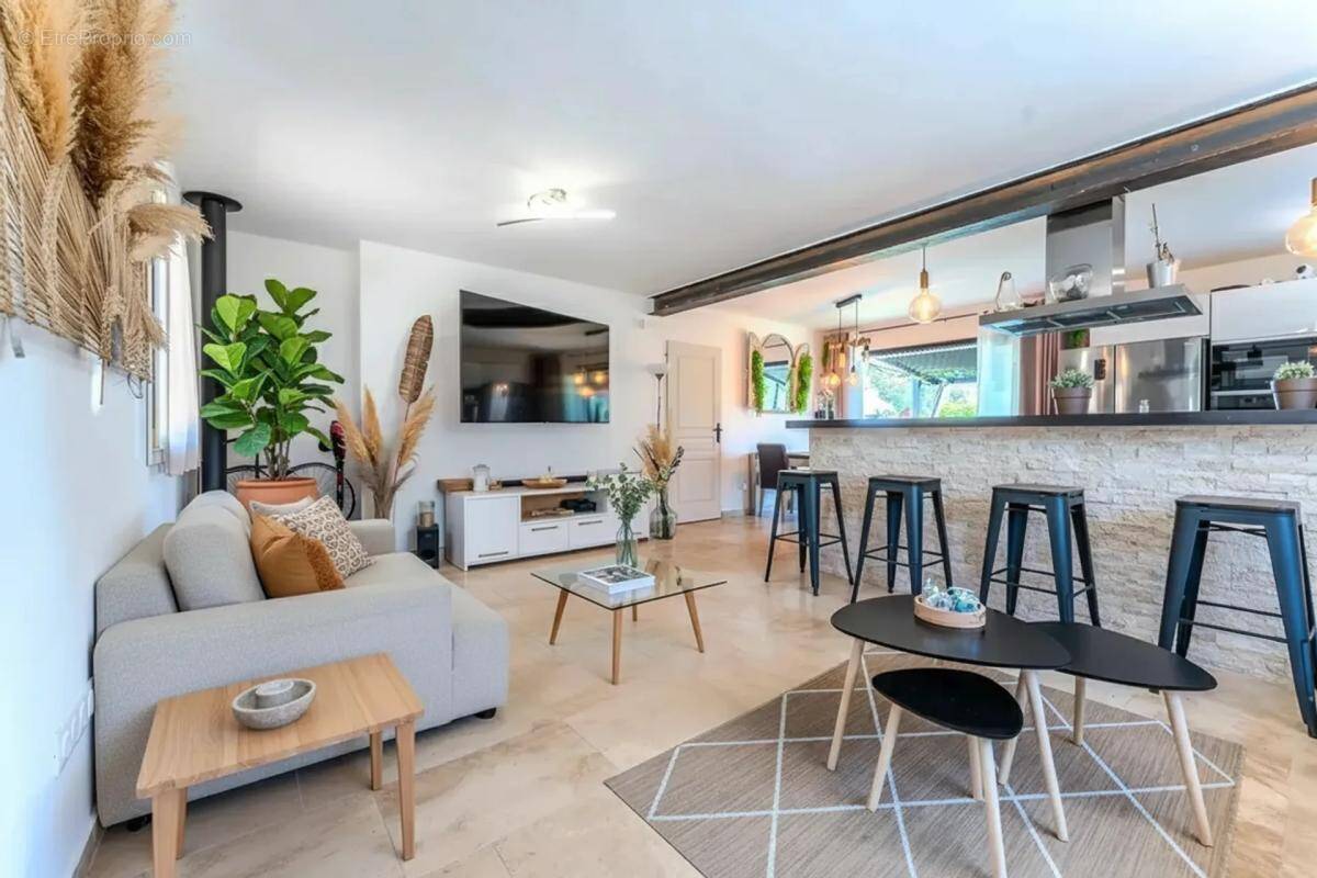 Maison à LE CASTELLET