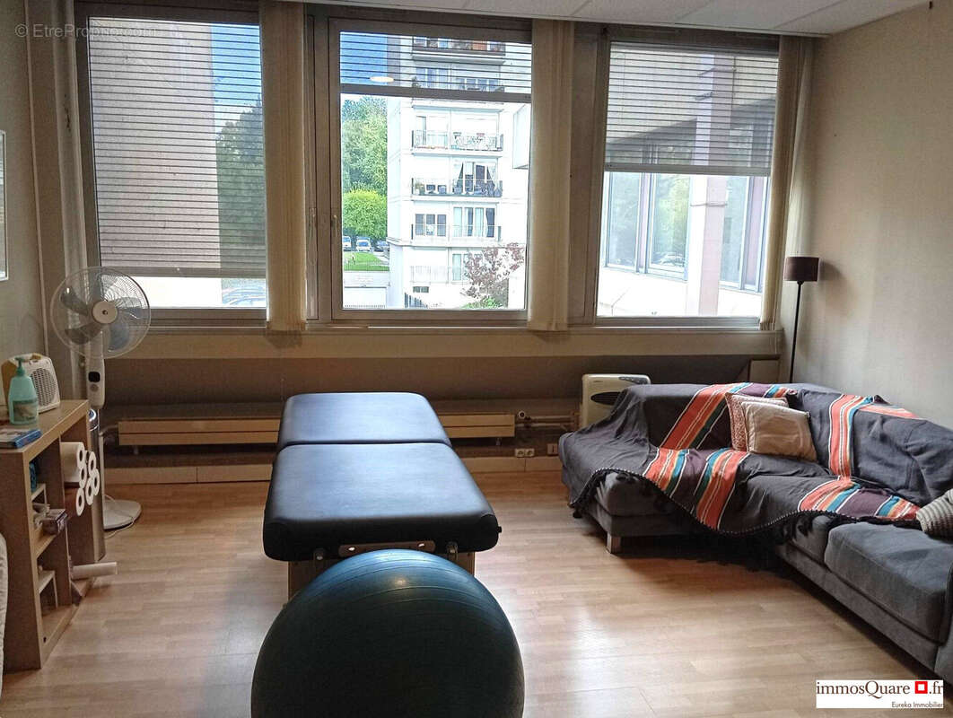 Commerce à FERNEY-VOLTAIRE