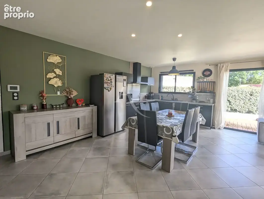 Maison récente de 2023 à vendre à Challans avec garage et terrain de 410 m² - photo 6