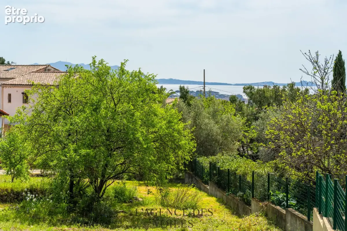 Terrain 1344 m2 sur la commune de Bandol - photo 3