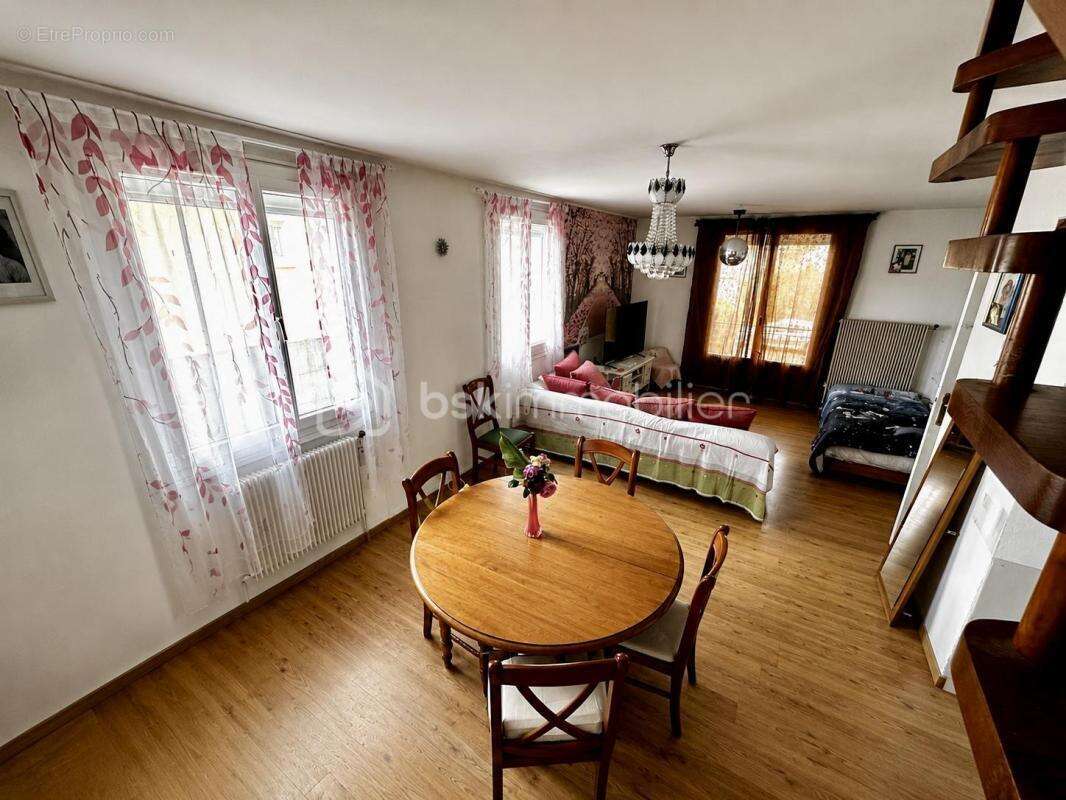 À seulement quelques minutes de Nangis – Pavillon familial de 105 m² avec sous-sol total sur 660 m² de terrain - photo 2