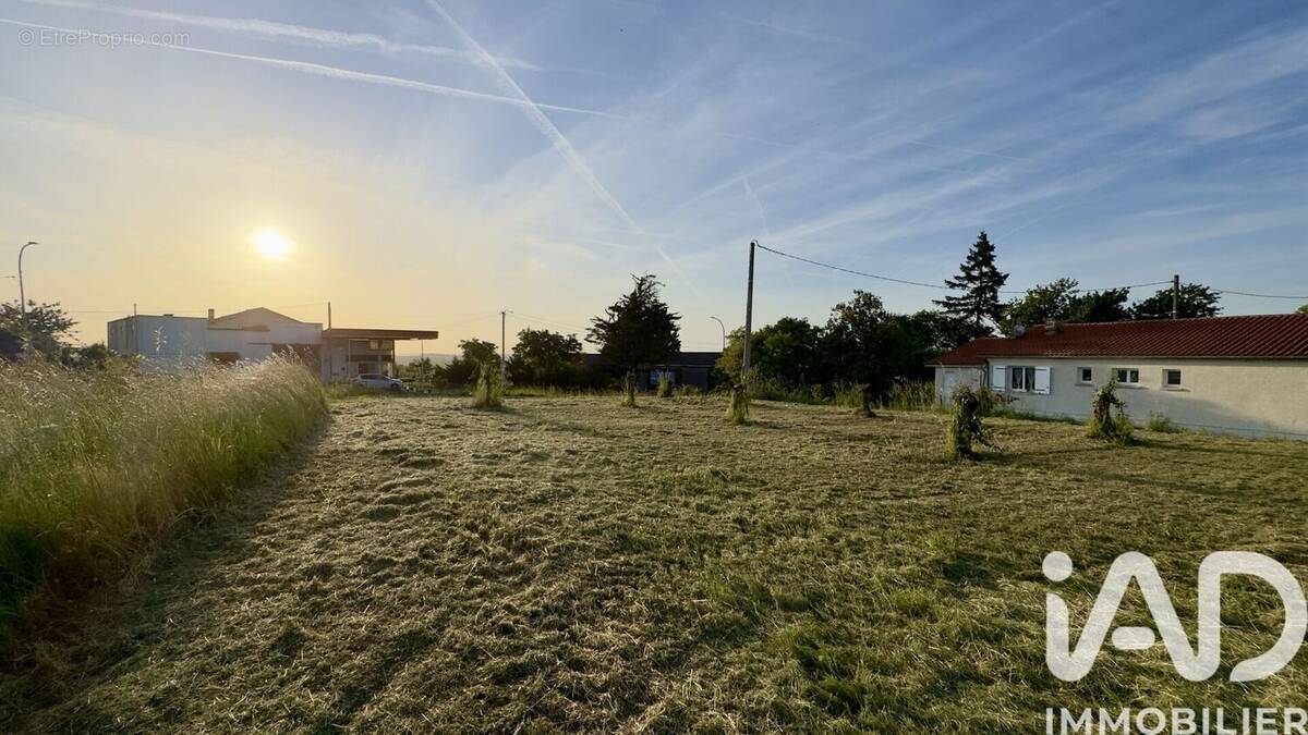Photo 1 - Terrain à LEVIGNAC-DE-GUYENNE