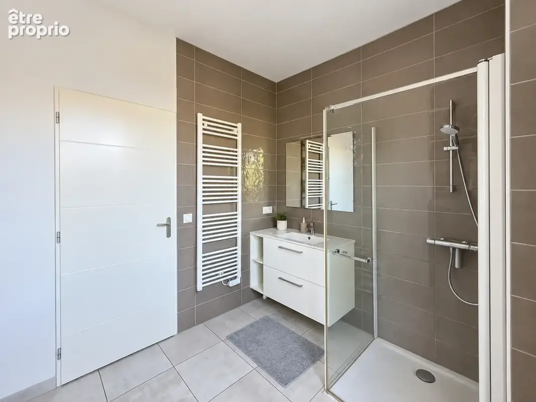 Appartement Centre-village de MACLAS - 87 m2 habitables - 2 chambres - Terrasse - Cave et stationnement privat - photo 8