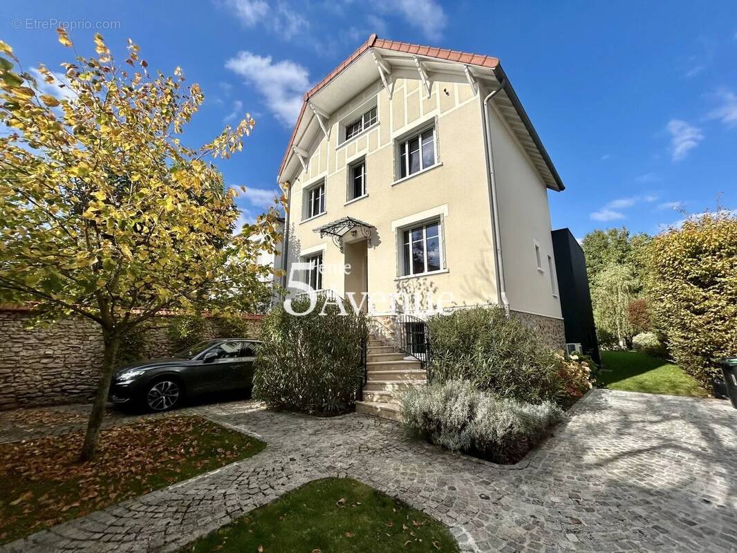 Maison à SAINT-MAUR-DES-FOSSES