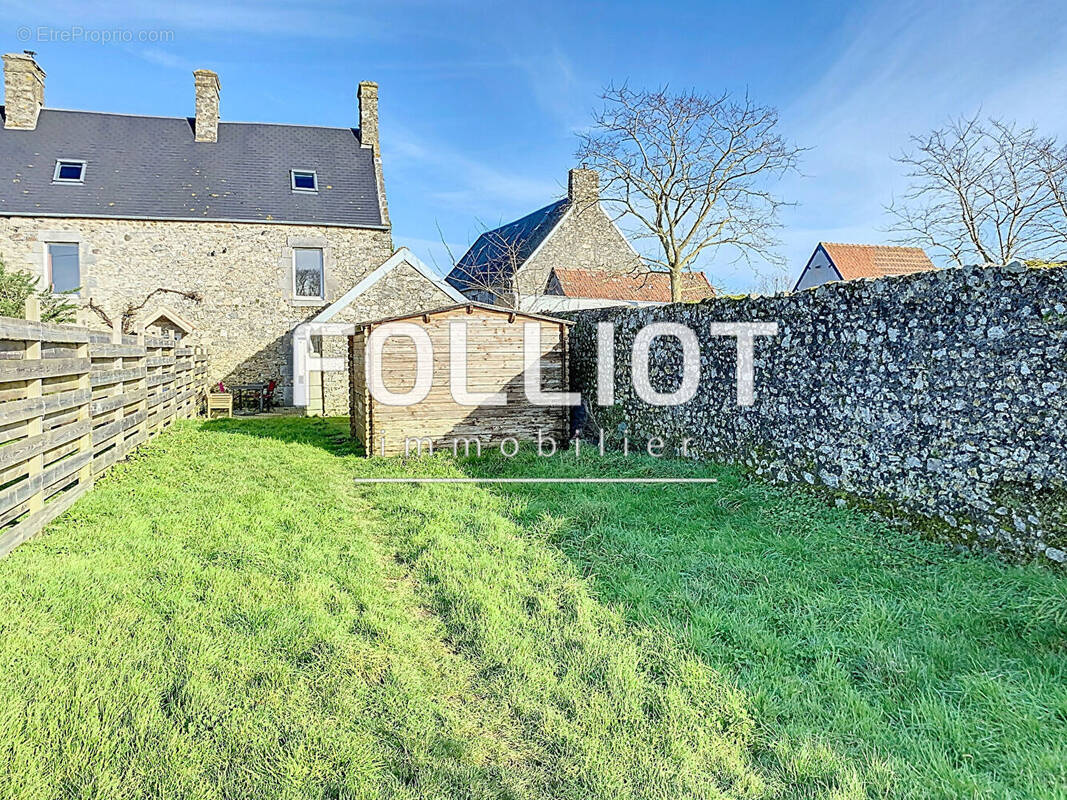 Maison à SAINT-MALO-DE-LA-LANDE