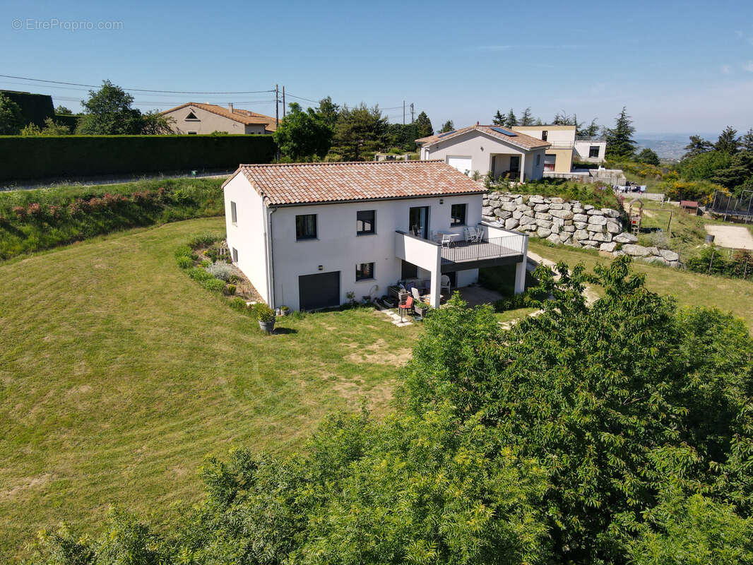 Maison à SAINT-ROMAIN-DE-LERPS